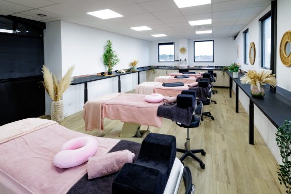 Créer son organisme de formation en esthétique : guide complet pour démarrer et réussir